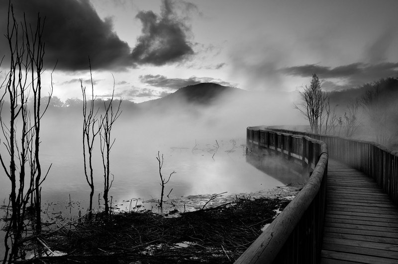 Walkway_in_steam_by_XxJasperAndAliceXx